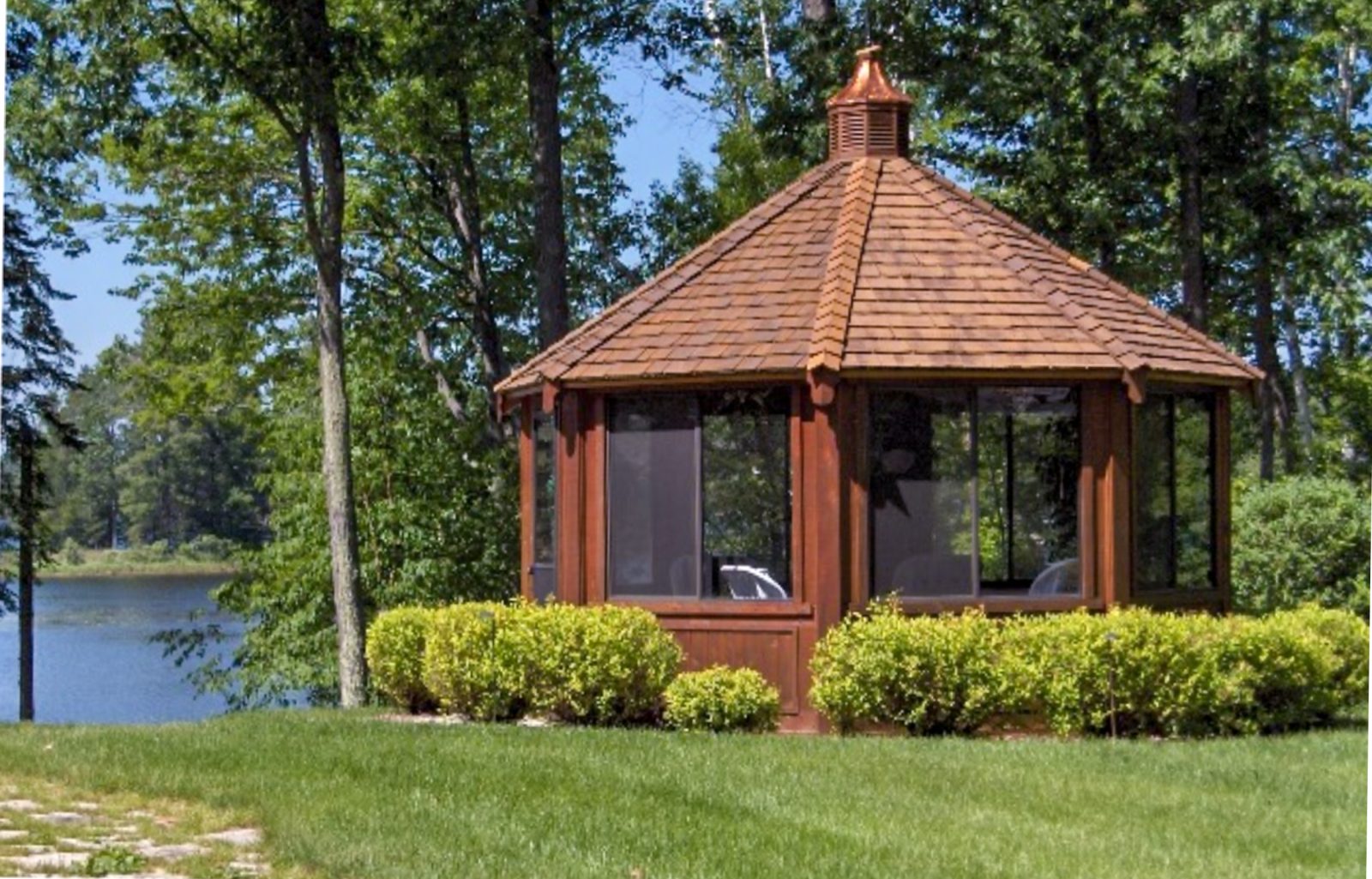 lake front cedar gazebo in wi